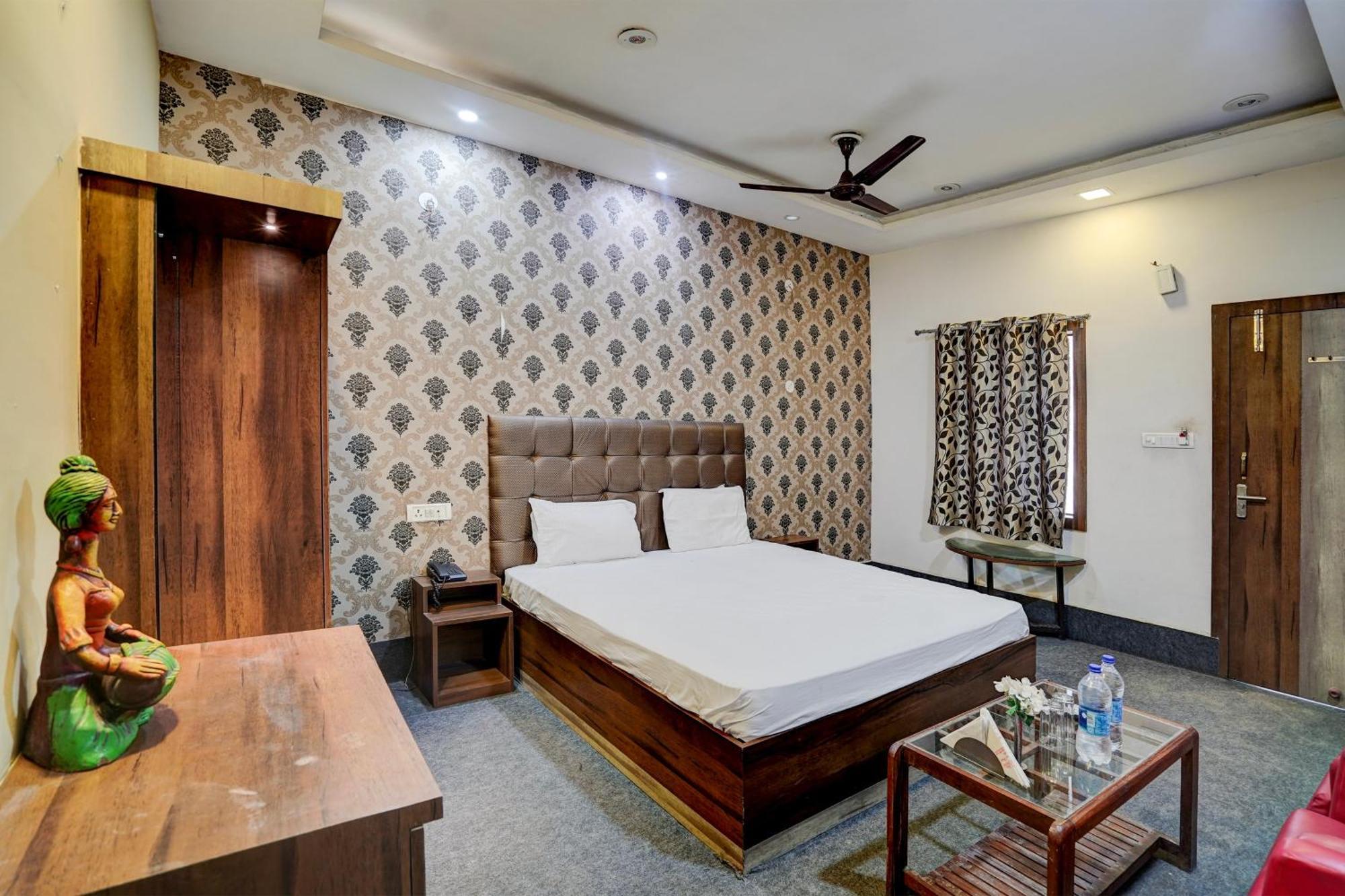 Hotel O Shyam Utsav Mirzāpur Extérieur photo