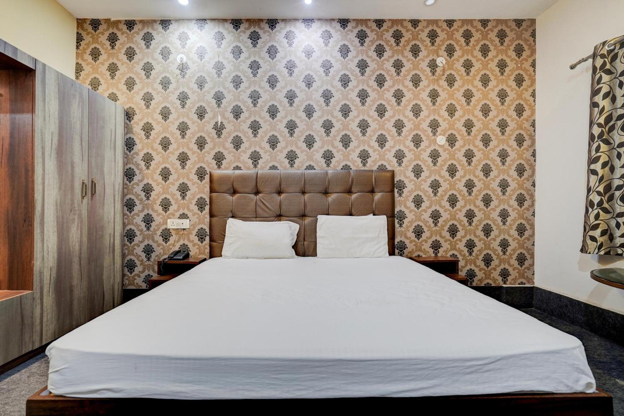 Hotel O Shyam Utsav Mirzāpur Extérieur photo